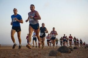 Eine Jogging Gruppe mit meheren Läufern