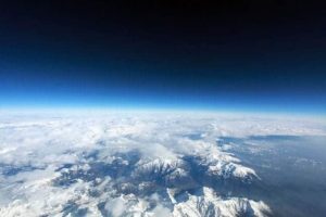 Top10: Die teuersten Amazon Artikel - Ein Blick auf einen schneebedeckten Berg - Bild