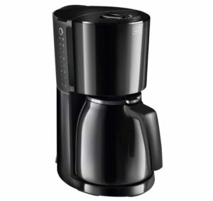 Top 10: Die zehn besten Filterkaffeemaschinen! - Ein Mixer sitzt auf einer Theke - Kaffee
