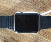 Goldene Apple Watch mit Magnetarmband von Dritthersteller